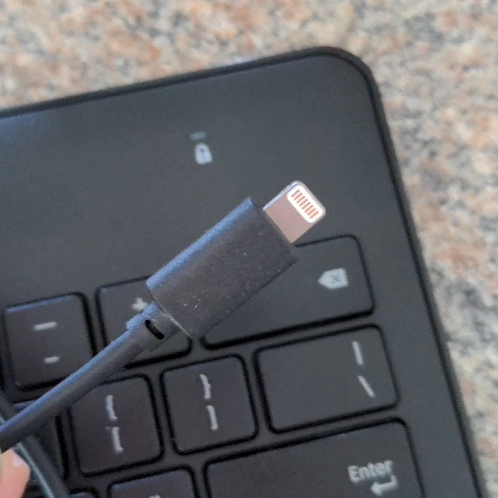 Kensington Wired Keyboard with Lightning Connector iPad